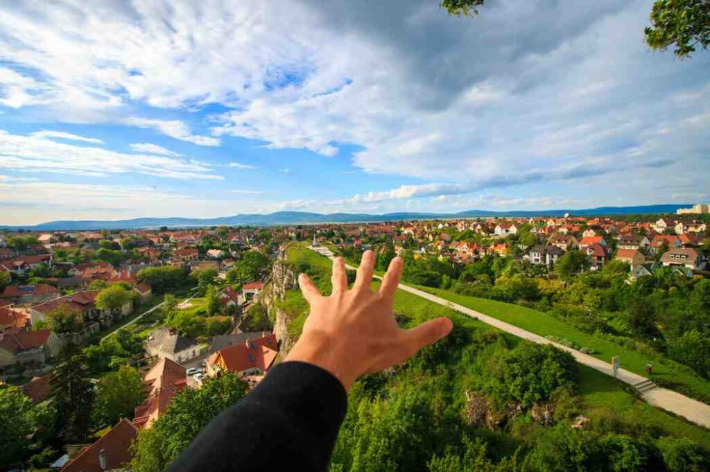 Viewing lots of properties